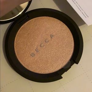 Becca champagne pop